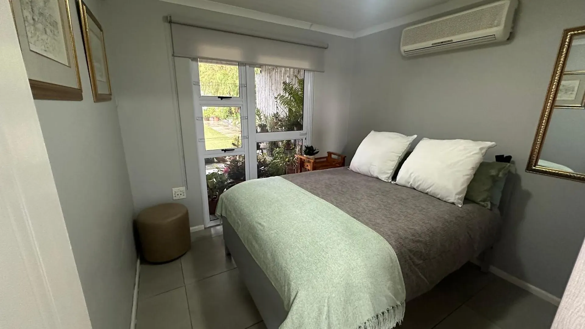 Cozy And Convenient Daire Cape Town